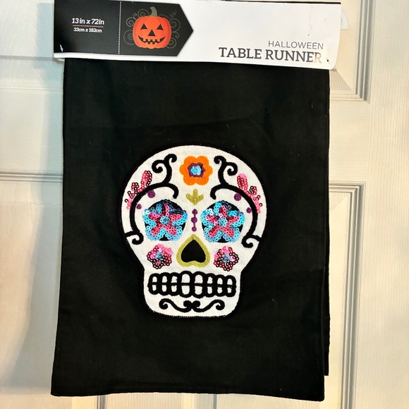Halloween Table Runner- NWT - Picture 7 of 7